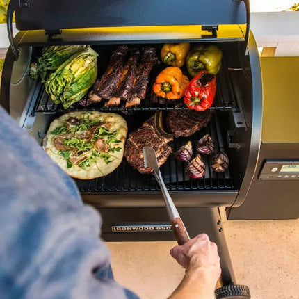 Discontinued – Traeger Ironwood 650 Wood Pellet Grill BBQ Smokers and Pellet Grills Traeger