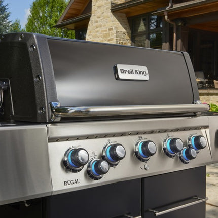 Broil King Regal Q 590 Pro IR Gas Barbecues Broil King
